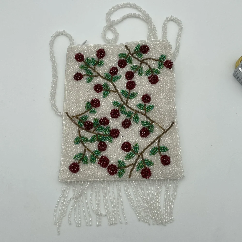 Vintage white flower rose berry beaded crossbody‎ shoulder purse ornate blossom